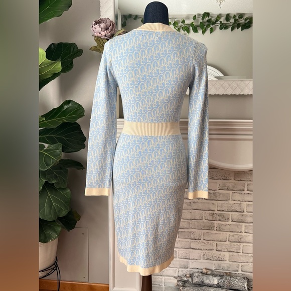 SOLD! Bodycon sweater dress size medium small - Picture 4 of 4